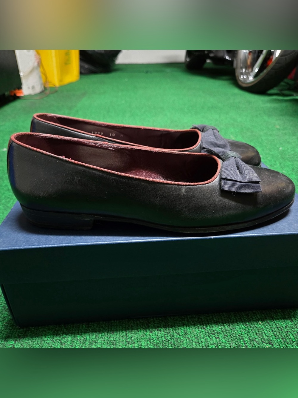 Vintage Cole Haan Black Leather Bow-Accent Formal Mens Loafer - Picture 4 of 5